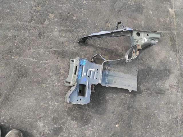 bontott TOYOTA AURIS Bal Fényszóró Lámpakeret