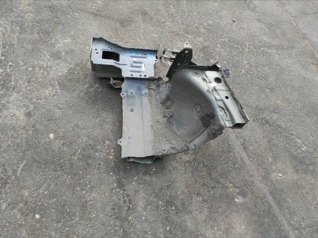 bontott TOYOTA AURIS Bal Fényszóró Lámpakeret