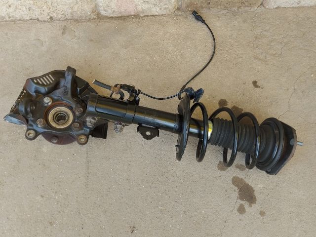 bontott TOYOTA AURIS Bal Gólyaláb Csonkállvánnyal