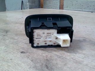 bontott TOYOTA AURIS Bal hátsó Ablakemelő Kapcsoló