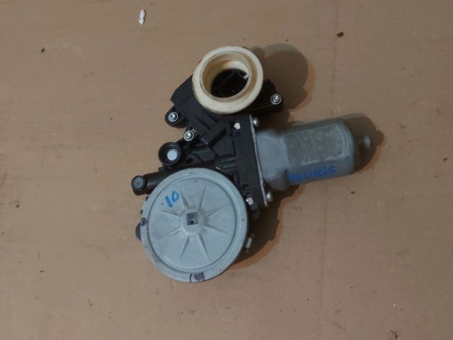 bontott TOYOTA AURIS Bal hátsó Ablakemelő Motor