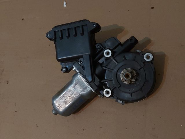 bontott TOYOTA AURIS Bal hátsó Ablakemelő Motor