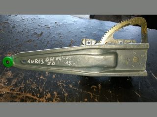 bontott TOYOTA AURIS Bal hátsó Ablakemelő Szerkezet (Mechanikus)