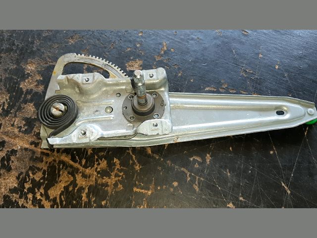 bontott TOYOTA AURIS Bal hátsó Ablakemelő Szerkezet (Mechanikus)