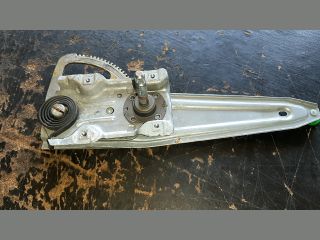 bontott TOYOTA AURIS Bal hátsó Ablakemelő Szerkezet (Mechanikus)