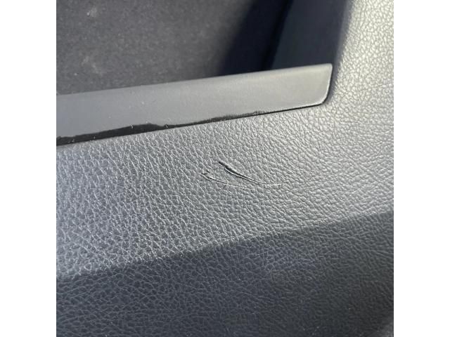 bontott TOYOTA AURIS Bal hátsó Ajtó Kárpit