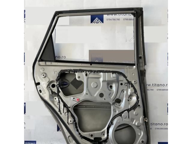 bontott TOYOTA AURIS Bal hátsó Ajtó (Üres lemez)