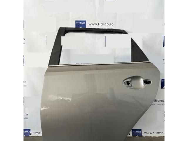 bontott TOYOTA AURIS Bal hátsó Ajtó (Üres lemez)