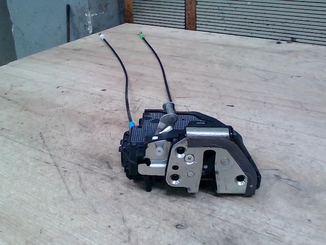 bontott TOYOTA AURIS Bal hátsó Ajtózár