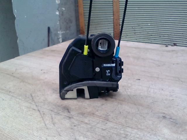 bontott TOYOTA AURIS Bal hátsó Ajtózár