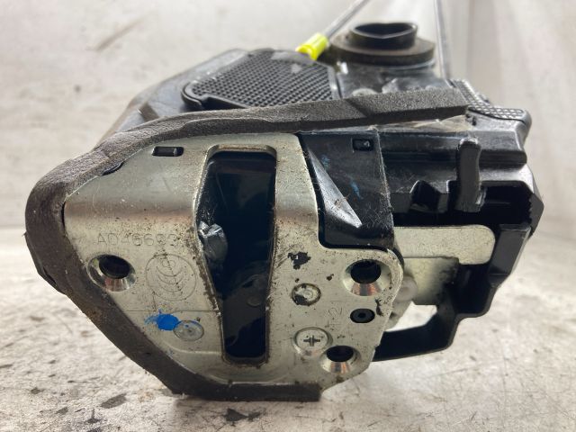 bontott TOYOTA AURIS Bal hátsó Ajtózár