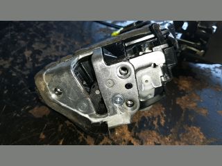 bontott TOYOTA AURIS Bal hátsó Ajtózár