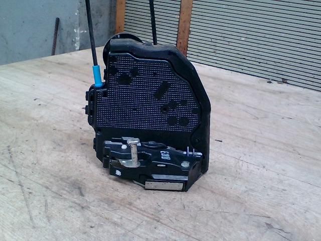 bontott TOYOTA AURIS Bal hátsó Ajtózár