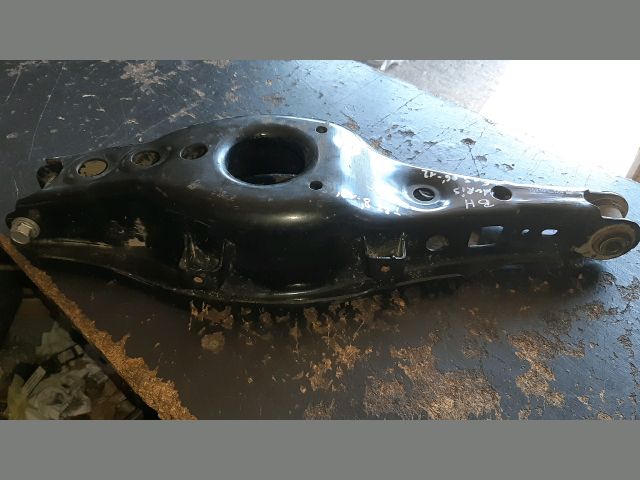 bontott TOYOTA AURIS Bal hátsó Alsó Lengőkar