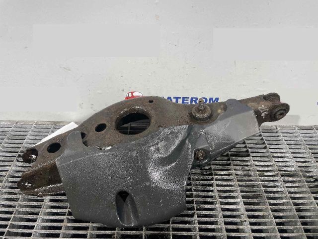 bontott TOYOTA AURIS Bal hátsó Alsó Lengőkar