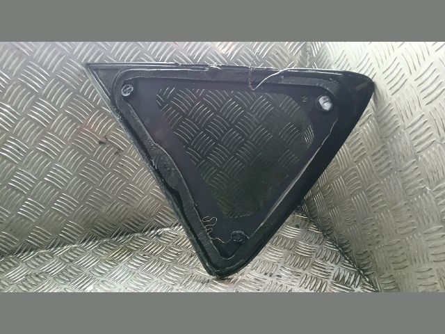 bontott TOYOTA AURIS Bal hátsó Fixüveg (Ajtóban)