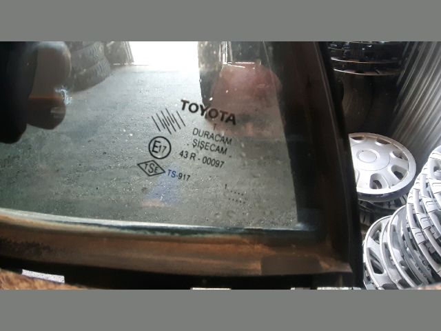 bontott TOYOTA AURIS Bal hátsó Fixüveg (Ajtóban)