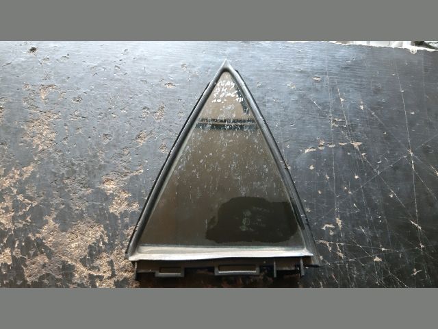 bontott TOYOTA AURIS Bal hátsó Fixüveg (Ajtóban)