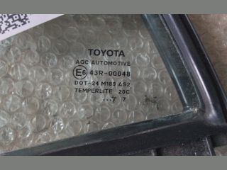 bontott TOYOTA AURIS Bal hátsó Fixüveg (Ajtóban)