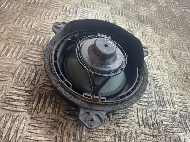 bontott TOYOTA AURIS Bal hátsó Hangszóró