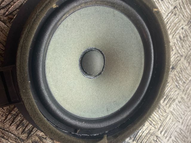 bontott TOYOTA AURIS Bal hátsó Hangszóró