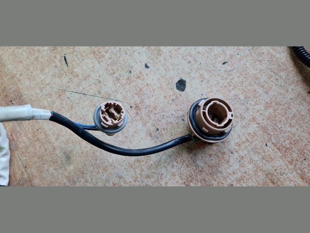 bontott TOYOTA AURIS Bal Hátsó Lámpa Foglalat