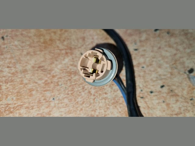 bontott TOYOTA AURIS Bal Hátsó Lámpa Foglalat