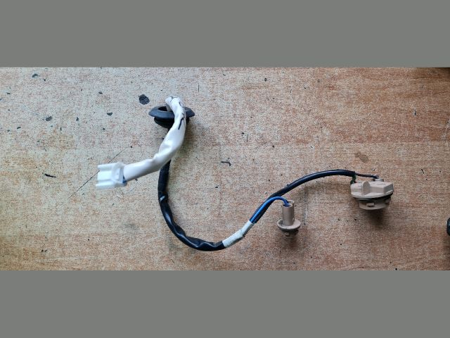 bontott TOYOTA AURIS Bal Hátsó Lámpa Foglalat