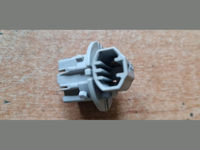 bontott TOYOTA AURIS Bal Hátsó Lámpa Foglalat