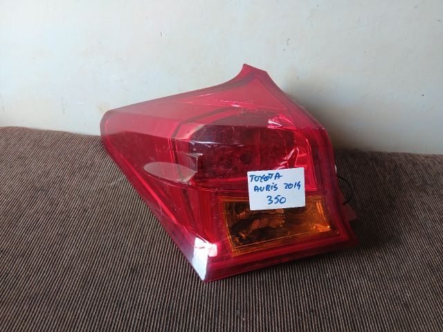 bontott TOYOTA AURIS Bal Hátsó Lámpa