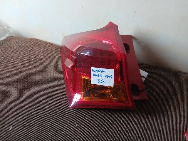 bontott TOYOTA AURIS Bal Hátsó Lámpa