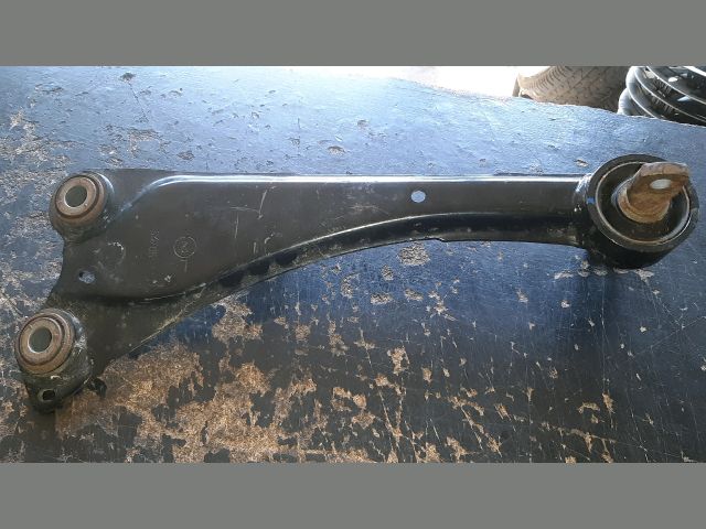 bontott TOYOTA AURIS Bal hátsó Lengőkar