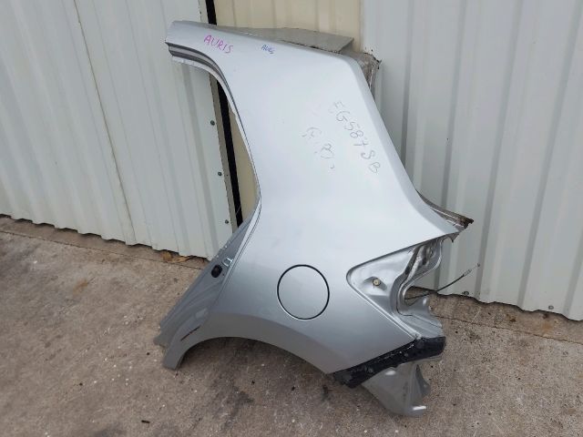 bontott TOYOTA AURIS Bal hátsó Sárvédő