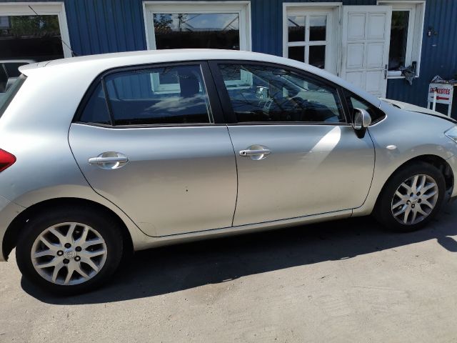 bontott TOYOTA AURIS Bal Ködfényszóró