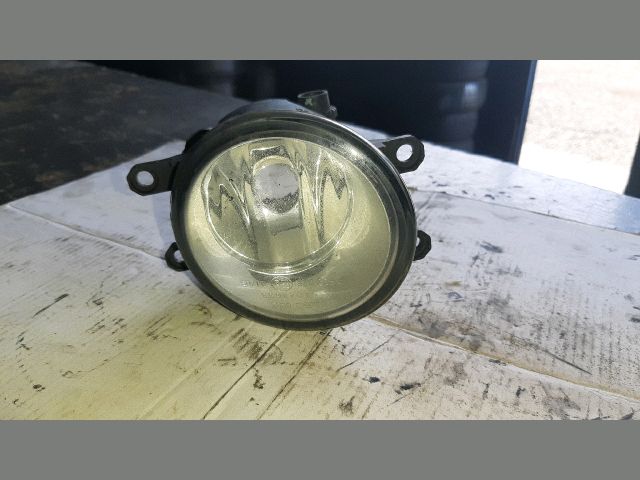 bontott TOYOTA AURIS Bal Ködfényszóró