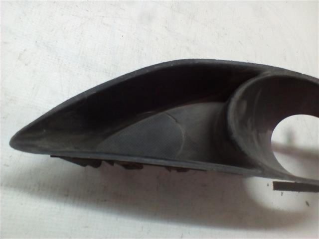 bontott TOYOTA AURIS Bal Ködzárófény Keret