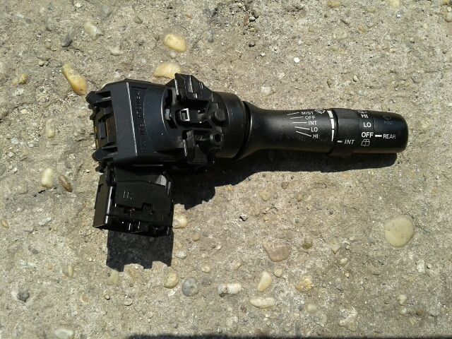 bontott TOYOTA AURIS Bal Kormánykapcsoló Irányjelző (Tempomatos)