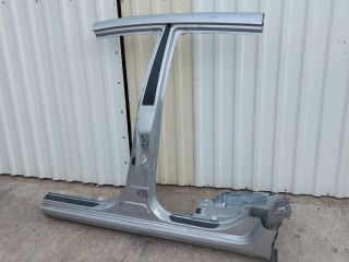 bontott TOYOTA AURIS Bal Küszöb