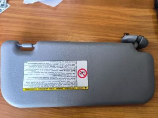 bontott TOYOTA AURIS Bal Napellenző