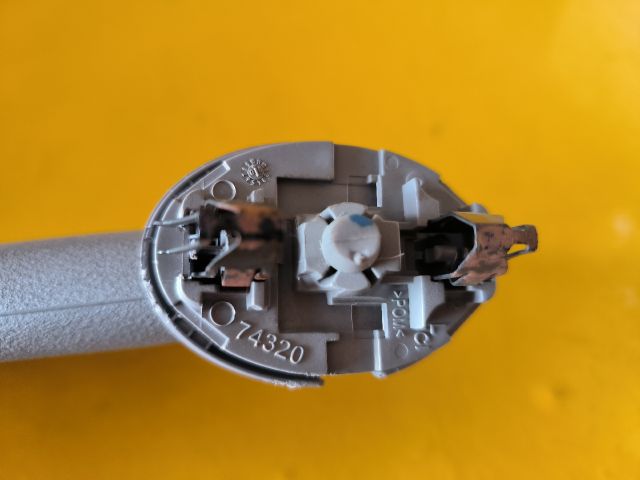 bontott TOYOTA AURIS Bal Napellenző