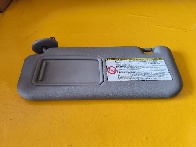 bontott TOYOTA AURIS Bal Napellenző