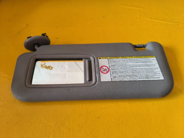 bontott TOYOTA AURIS Bal Napellenző