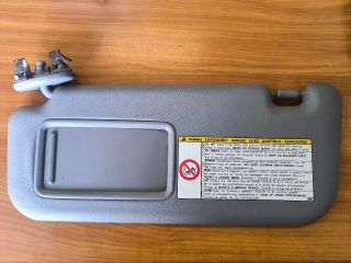 bontott TOYOTA AURIS Bal Napellenző