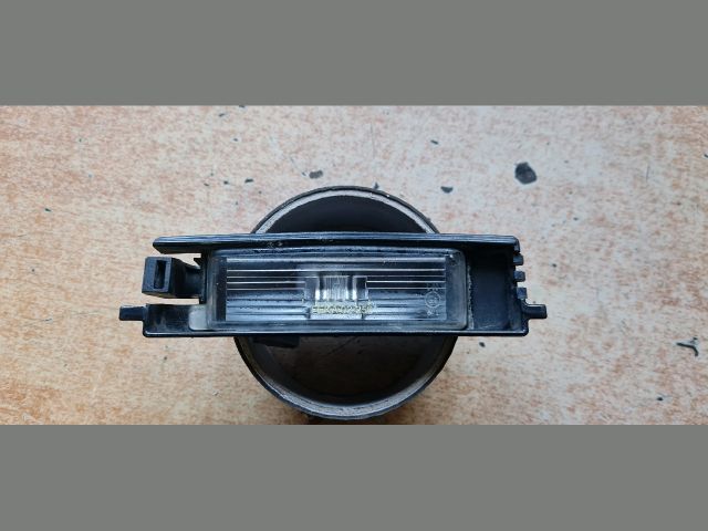 bontott TOYOTA AURIS Bal Rendszámtábla Világítás