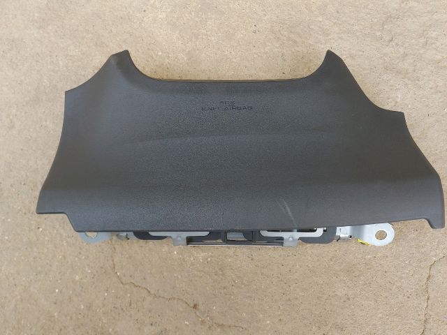 bontott TOYOTA AURIS Bal Térdlégzsák