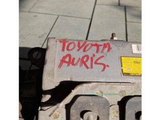 bontott TOYOTA AURIS Bal Térdlégzsák