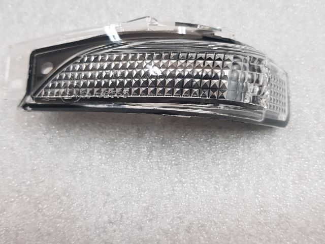 bontott TOYOTA AURIS Bal Visszapillantó Tükör Irányjelző