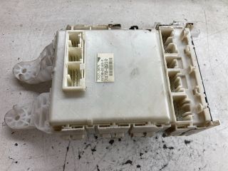 bontott TOYOTA AURIS Biztosítéktábla Doboz