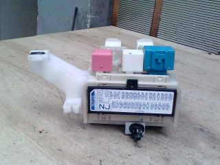 bontott TOYOTA AURIS Biztosítéktábla Utastér