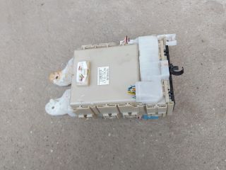 bontott TOYOTA AURIS Biztosítéktábla Utastér